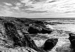 How to convert video to black and white online
