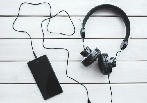 How to use an online audio translator with AI voices