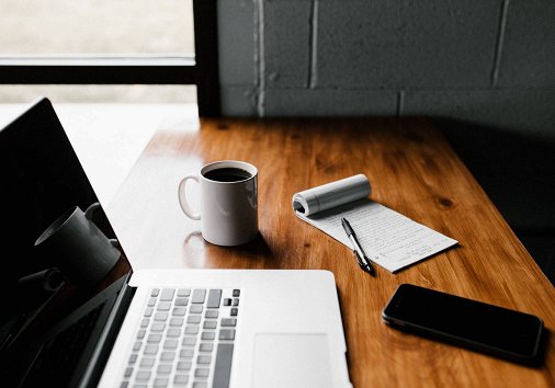 What is better: vlogging or blogging