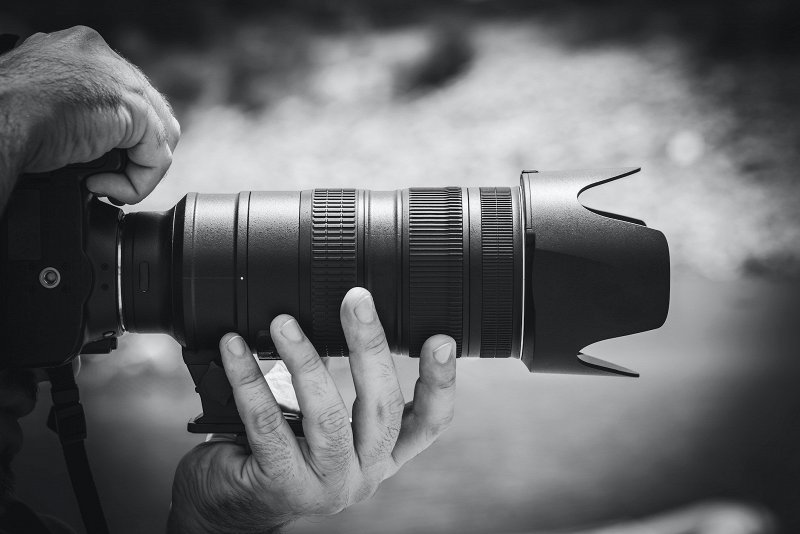 DSLR camera lens example