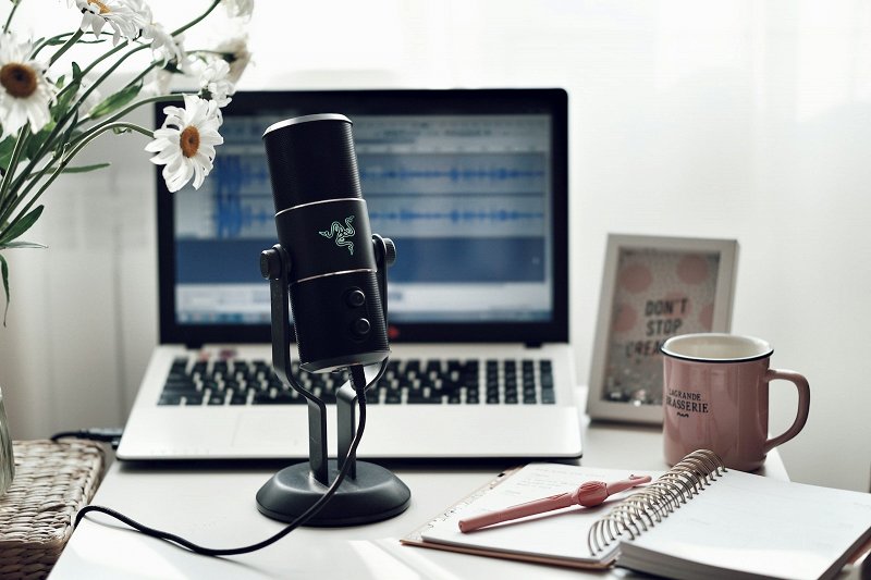 Human voice vs AI voice