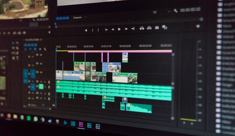 Motion tracker software in video editing