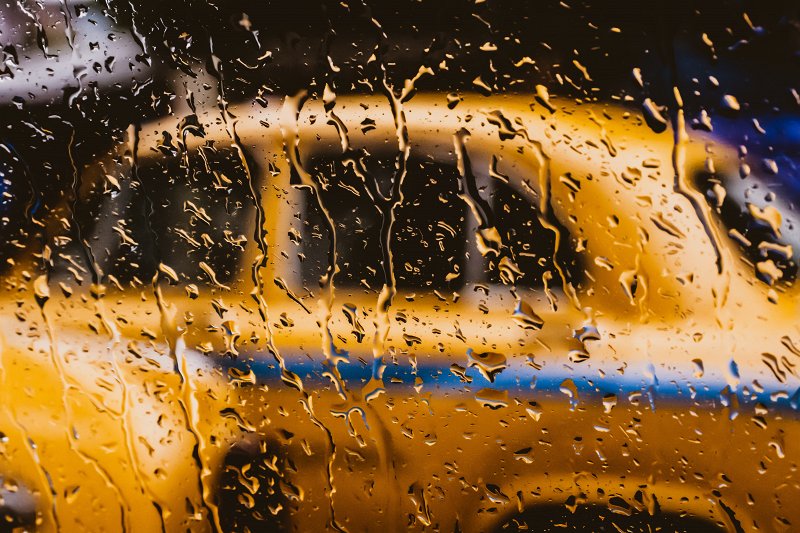 Wet lens in rain photoshoots as an advantage