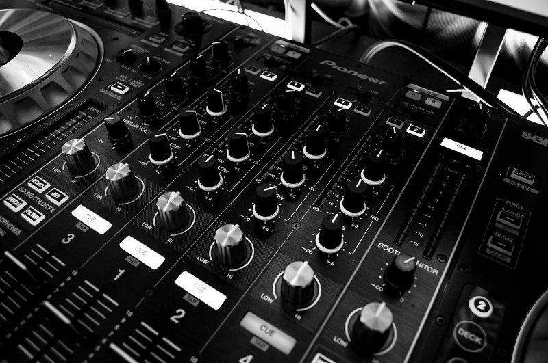 Use AI to create music