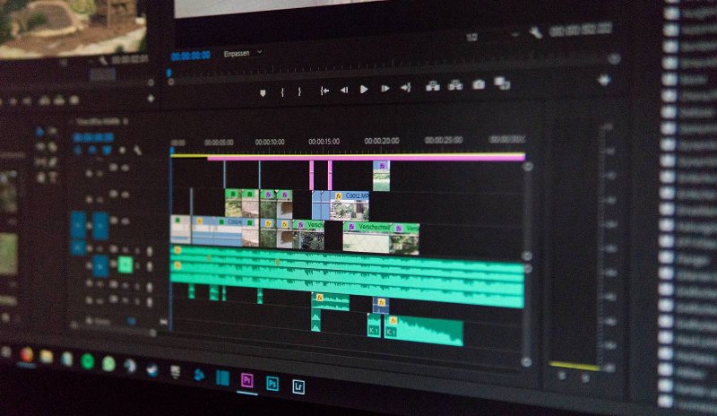 Video montage screen