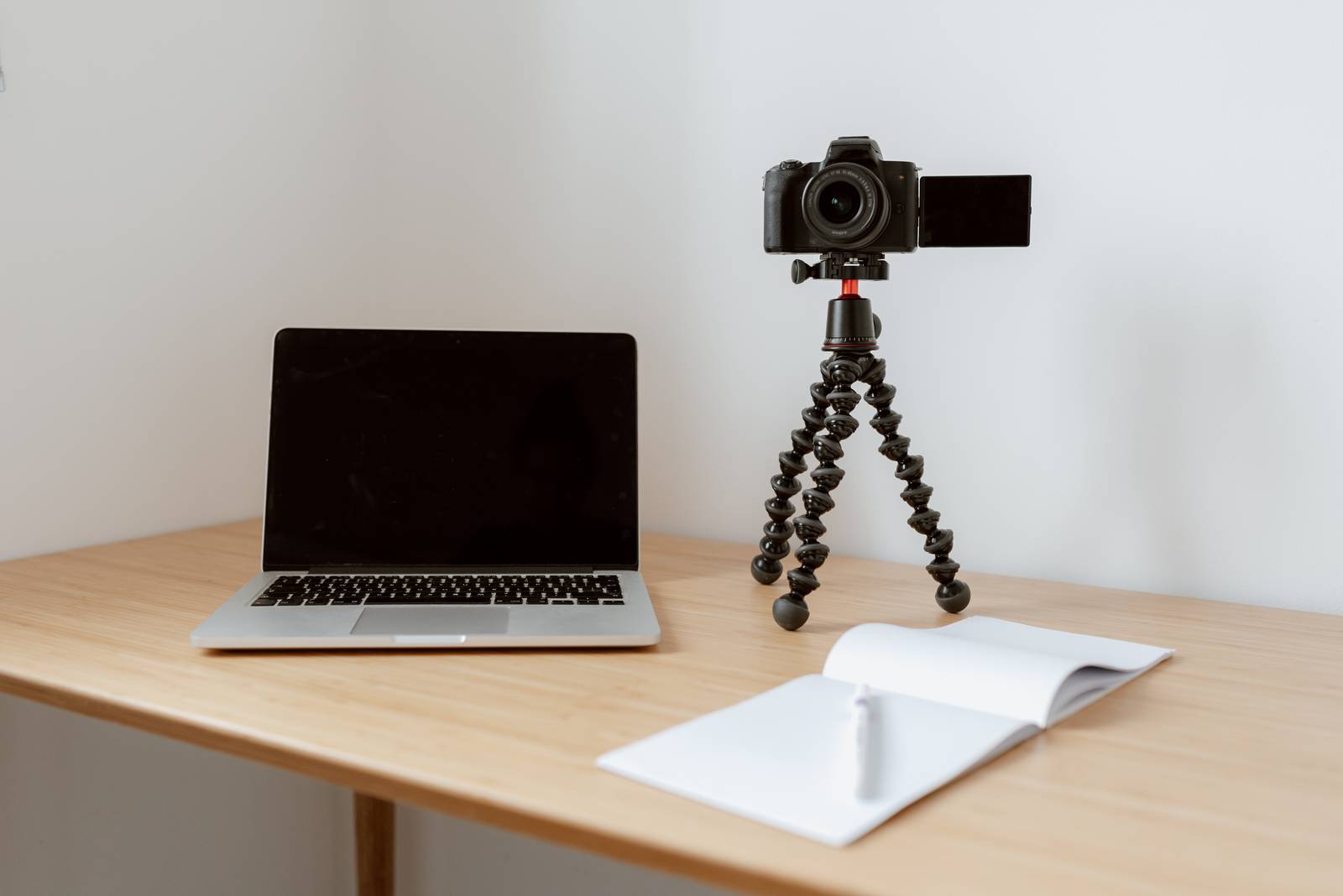 Blogging vs vlogging tools