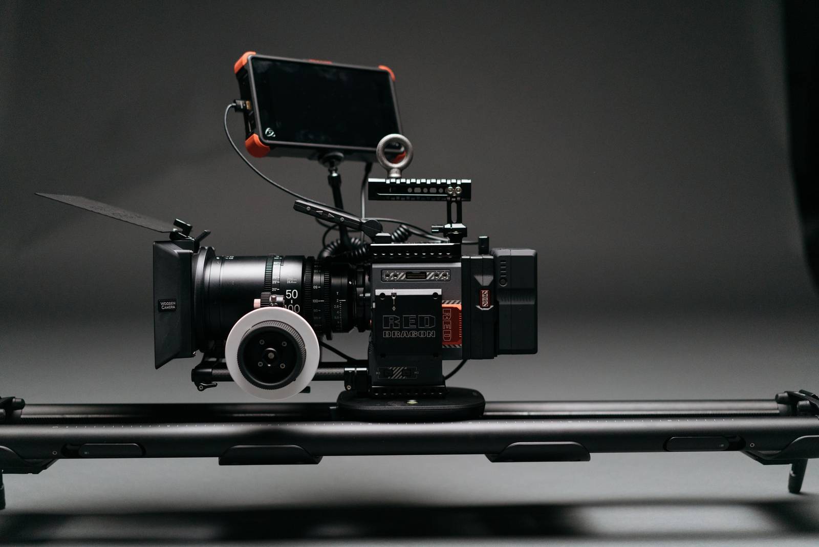 Dolly zoom equipment