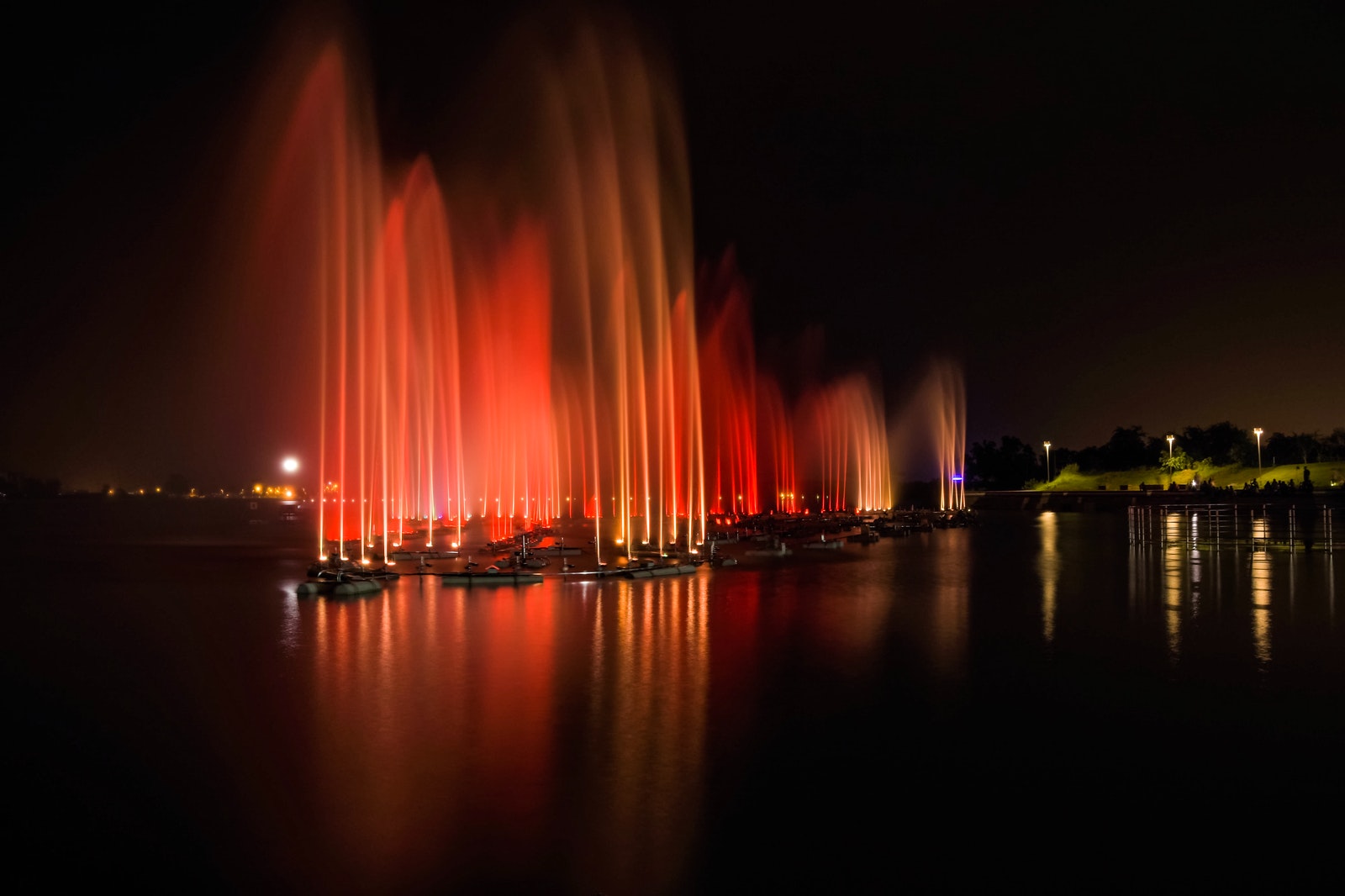 Fountain at night photo Fountain nighttime photography