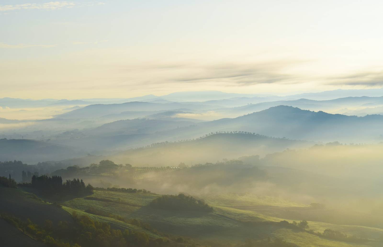 Layered mountains image Layered mountains image