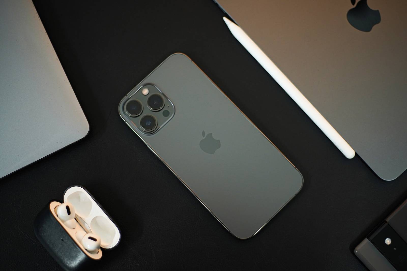 Apple phone for video recording Video phone Apple